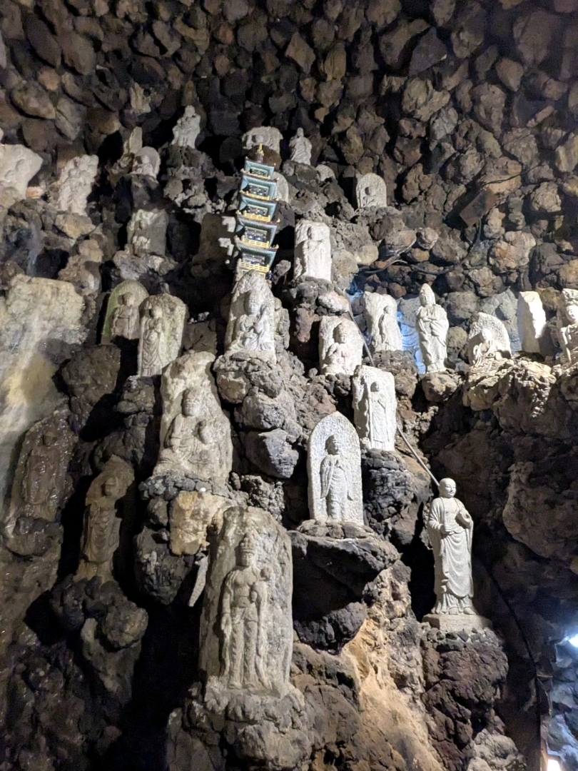 耕三寺の中にある千佛洞地獄峡 | Trip.com 尾道