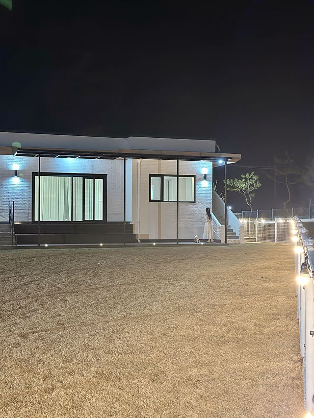 2,000평 천연 잔디밭과 감성적인 풀빌라의 만남🤍
