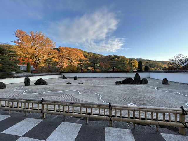 興禅寺の看雲庭と紅葉
