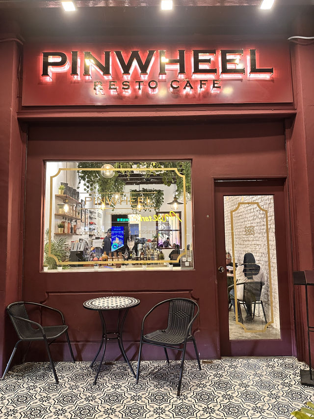 Pinwheel Retro Café: A Vintage Time Capsule