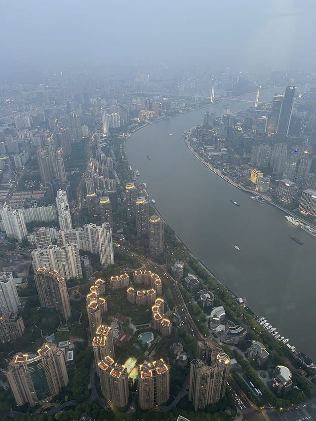 พาชมจุดสูงสุดในเซี่ยงไฮ้ Shanghai Tower 