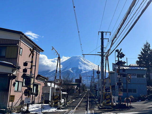 日本｜河口湖｜冬季富士山｜雪白世界中的寧靜瞬間