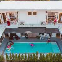 Pool Villa ใกล้ทะเลหาดเเม่รำพึง บ้านสวย สระกว้าง