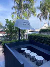 Prave Cafe บางแสน คาเฟ่ริมทะเล