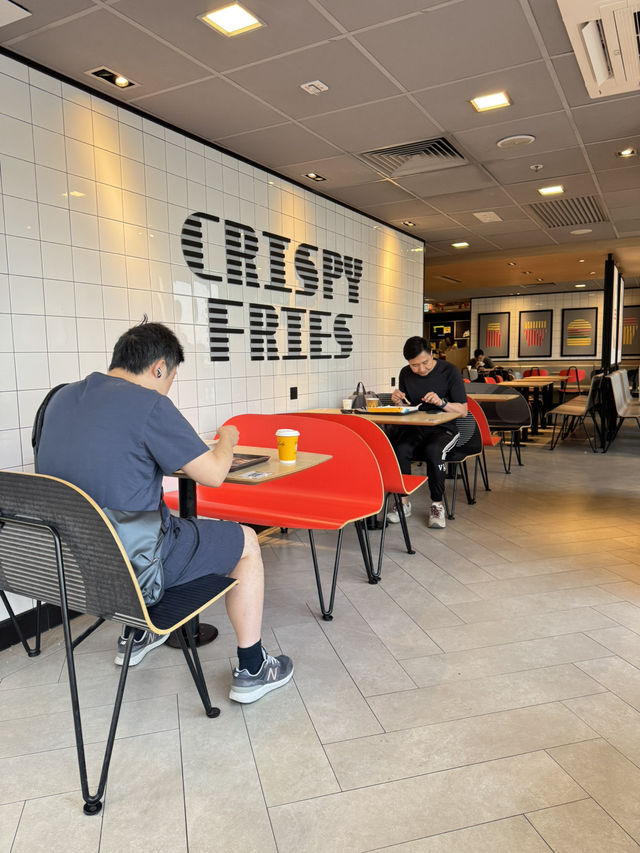【香港】 正對海景麥當勞，值得你廿分留戀