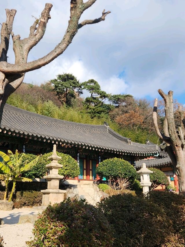 물레방아가 돌아가는 고즈넉하고 작은 암자, 비로암