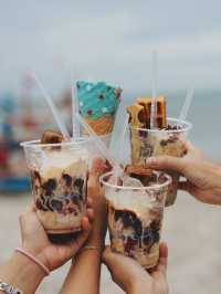 ไอศครีมเย็นๆชื่นใจ กับวิวทะเลหัวหิน