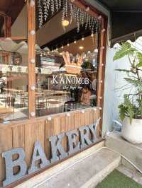 “ขนม อบ” ร้านขนมปังอร่อยๆริมแม่น้ำปราจีนบุรี
