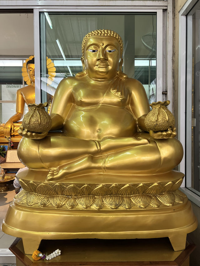 วัดธาตุทอง เอกมัย