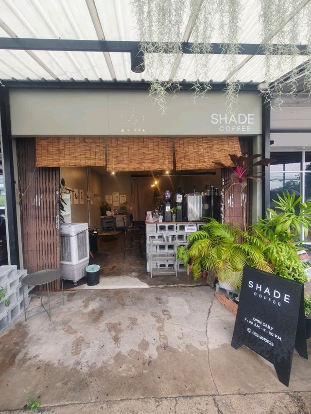 คาเฟ่บรรยากาศดีติดถนนสุขุมวิท อำเภอศรีราชา