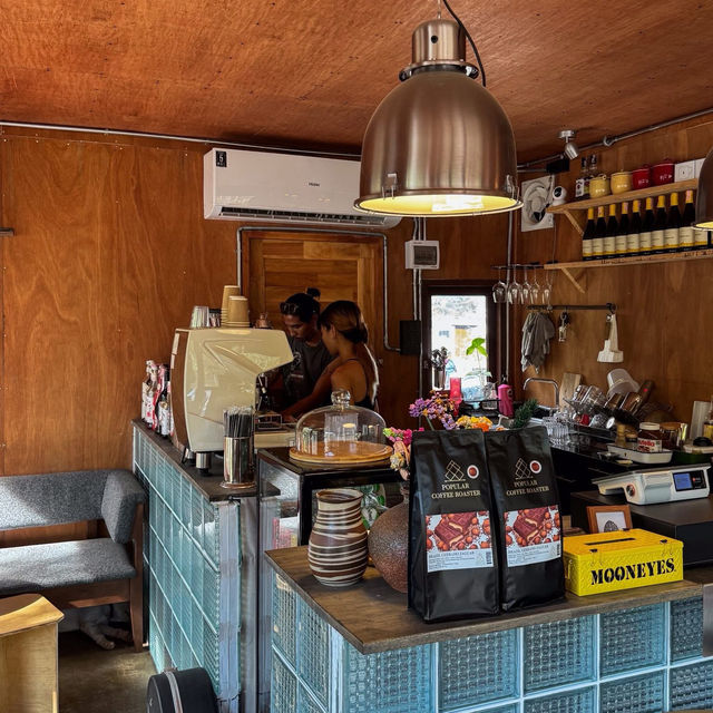 9998 Cafe คาเฟ่สไตล์วินเทจ เกาะล้าน, ชลบุรี