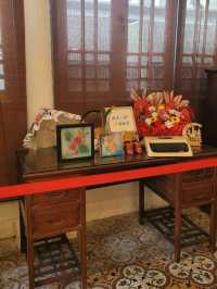 Refresh yourself in Le Shan Cafe, Telok Ayer St. 