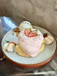 The Early Bird JB: A Feast for the Eyes and the Palate