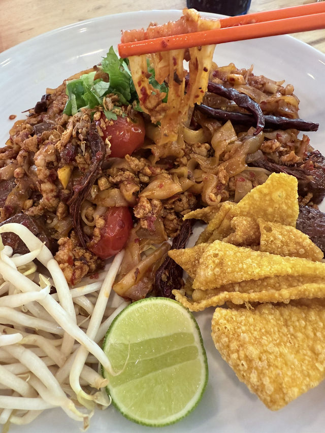📍น้ำเงี้ยวผัดแห้ง Crazy Noodle x ป้าสุข