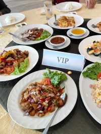 โรงแรมใบหยกสกาย