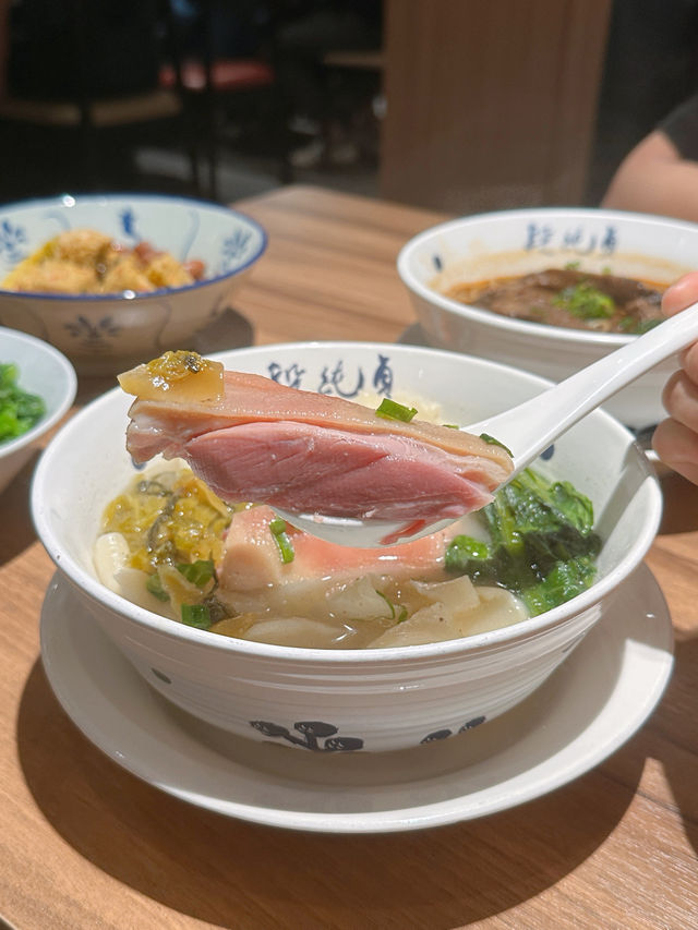 台灣過江龍麵店