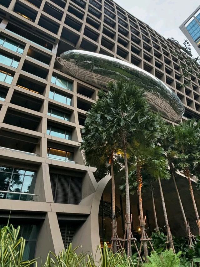 🌟 Sindhorn Midtown Hotel Bangkok – Where Style Meets Skyline 🌆✨
