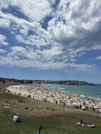 Bondi Beach – Sydney’s Sun-Kissed Paradise 🇦🇺☀️🌊👙⛱️