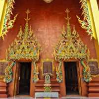กราบขอพรหลวงพ่อโตในอุโบสถสวย