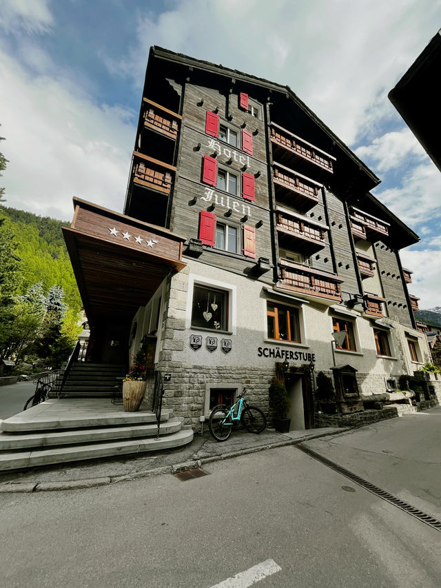 Restaurant Julen – Traditional Swiss Dining with a Cozy Alpine Vibe