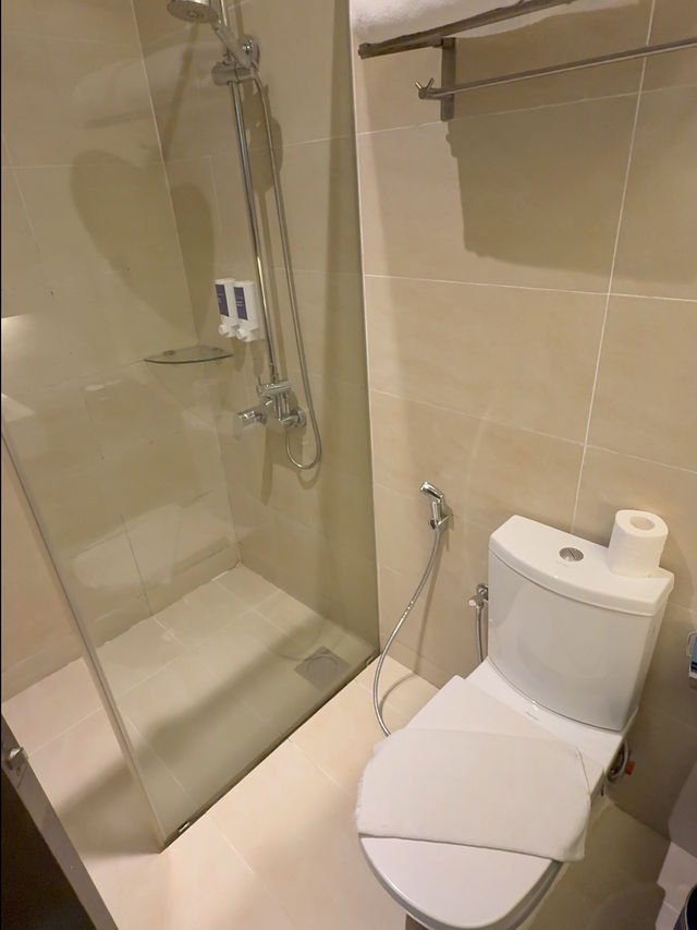 Room tour of Hotel Granada’s Deluxe Queen Room - Clean & Comfortable Stay