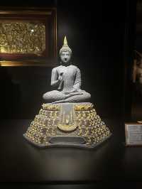 Exploring the Buddha Tooth Relic Temple – A Cultural Gem in the Heart of Singapore