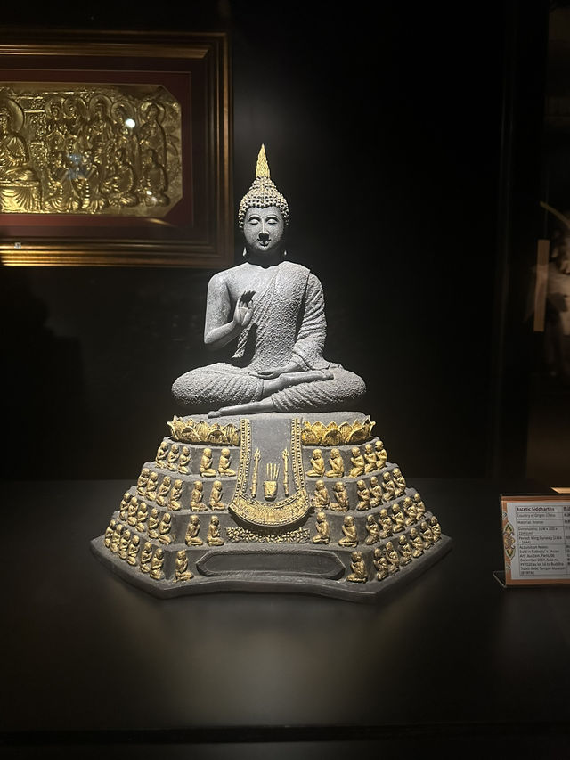 Exploring the Buddha Tooth Relic Temple – A Cultural Gem in the Heart of Singapore