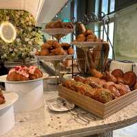 【フランス】 LADUREE シャンゼリゼ通り店 ブランチビュッフェ