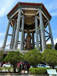Inside Malaysia’s Largest Buddhist Temple – Kek Lok Si, Penang