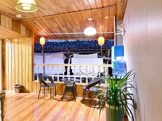 Experience Authentic Fenghuang at Yunju Select Homestay