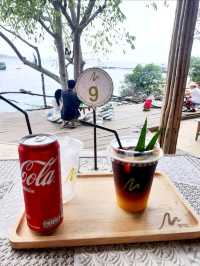 Matata Bay Cafe คาเฟ่สุดชิลริมทะเล เกาะล้าน