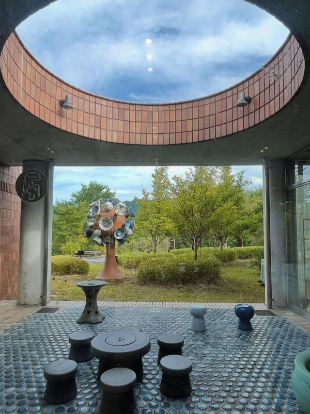 【アートと自然が融合する森🌳】滋賀県立陶芸の森で創造力を刺激する旅🖌️✨