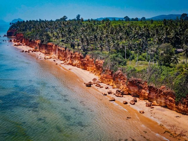 Red Cliffs ผาฝั่งแดง