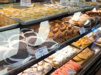 역사와 전통이 공유하는 맛집!! Olsen's Danish Village Bakery!! 