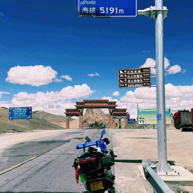 中國西藏阿里著名景點班公湖旅行遊玩攻略，適合打卡拍照📸
