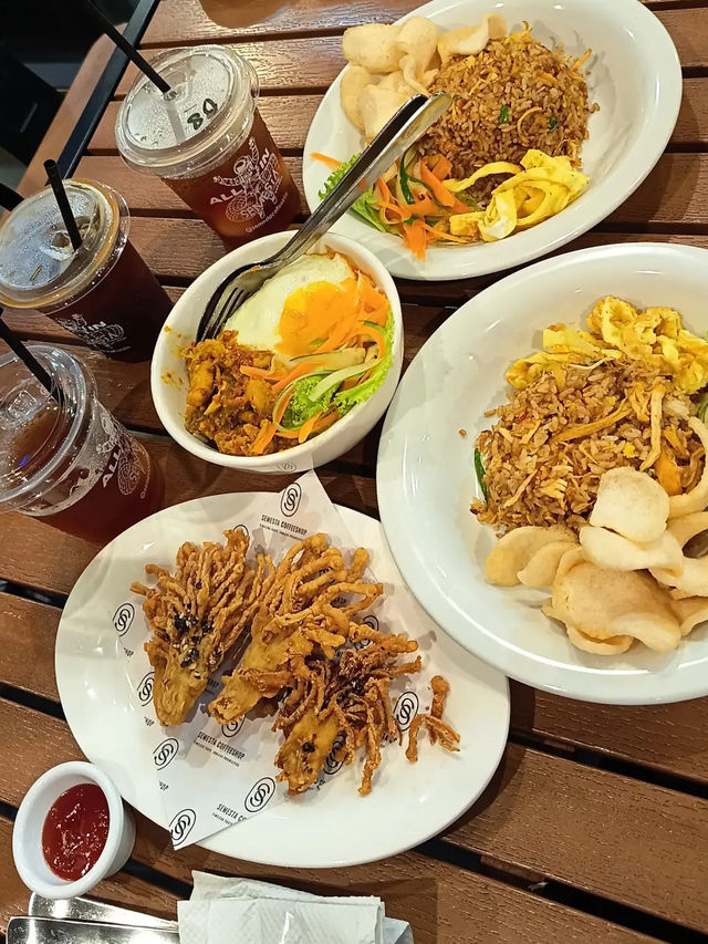 Semesta Coffee: Batu Aji’s Midnight Brew Sanctuary