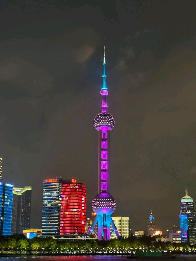 Strolling Through Time at The Bund – Shanghai’s Historic Waterfront