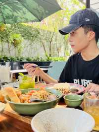 🌿 Nối Café, Da Nang – Where Time Slows in a Vietnamese Courtyard 🕰️☕