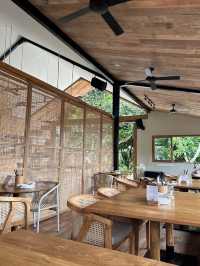 Soda cafe 🍃 고요하고 세련된 공간