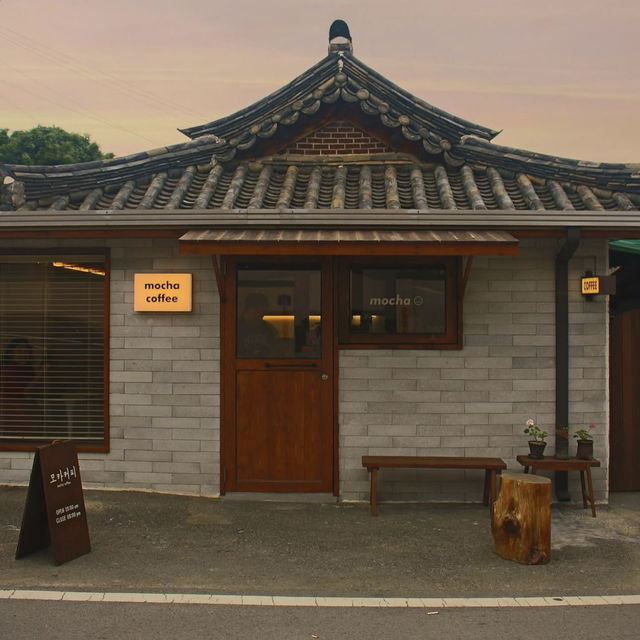 한적한 바닷가 마을에 위치한 감성 한옥카페🤎