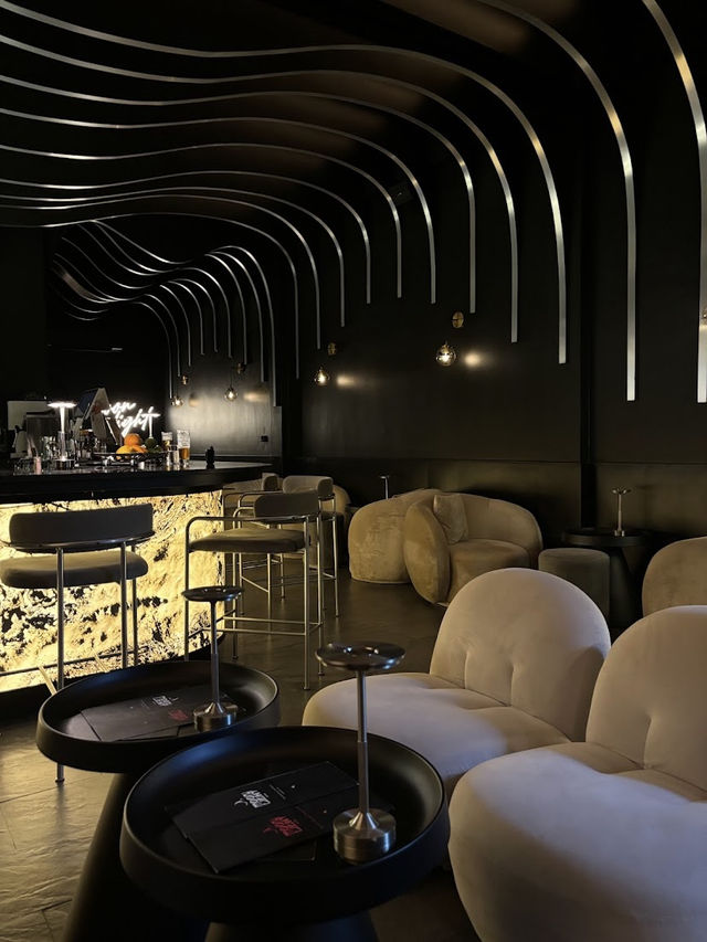 Moonlight House Cafe & Bar Hatyai, Dual-Purpose Delight Under the Moonlight