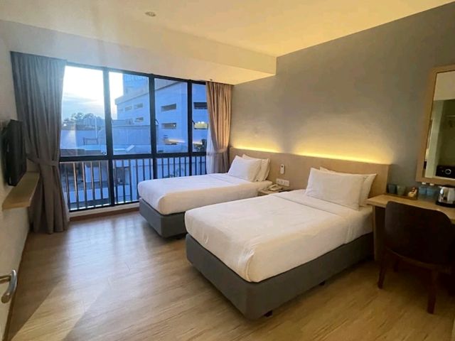 “Tranquil Koi Haven: Miyabi Hotel’s Japanese Charm in Johor”