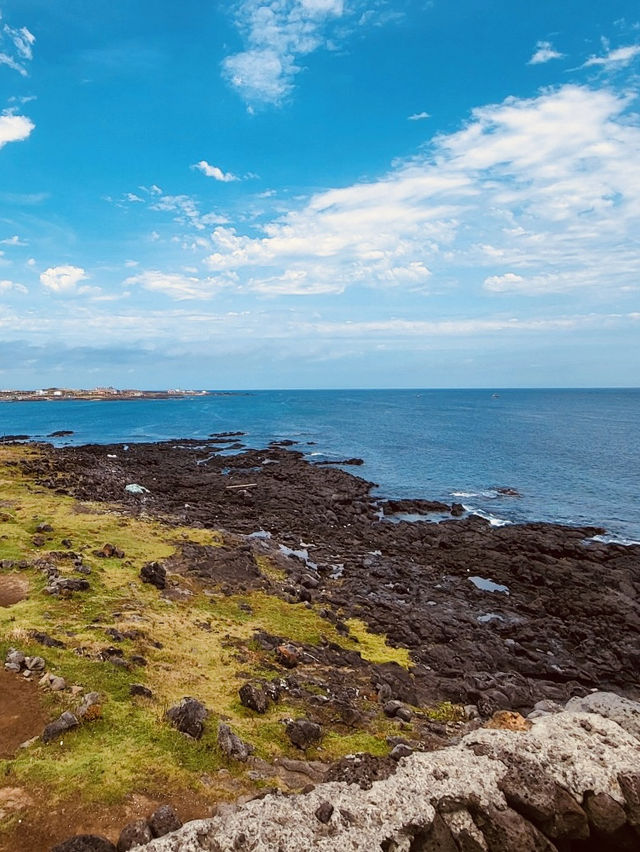 Accessible Seclusion for Tranquil Strolls