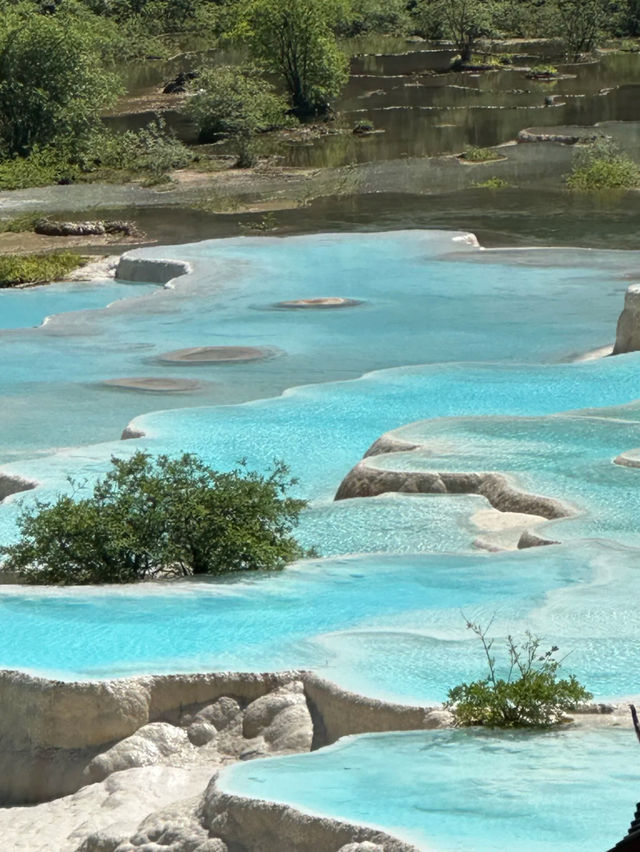 🩵 Huanglong Scenic Area — Nature’s Colorful Dragon
