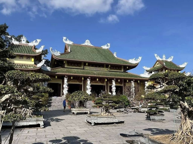 🌊 Let’s Go to Linh Ung Pagoda – Da Nang’s Serene Goddess of Mercy Sanctuary! 🌸