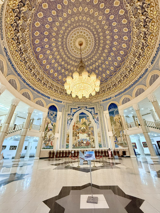 【タシケント】アミール・ティムール博物館とアミール・ティムール広場✨ 【タシケント】アミール・ティムール博物館とアミール・ティムール広場✨