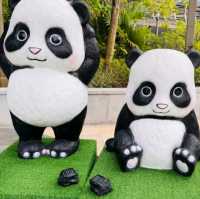 當孩子用薯條餵企鵝時，你會發現快樂原來這麼簡單