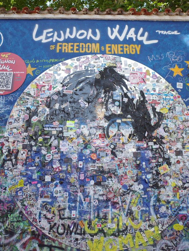 🎨自由と平和のメッセージ!ジョン・レノンの壁で心を解き放つ 🎨自由と平和のメッセージ!ジョン・レノンの壁で心を解き放つ