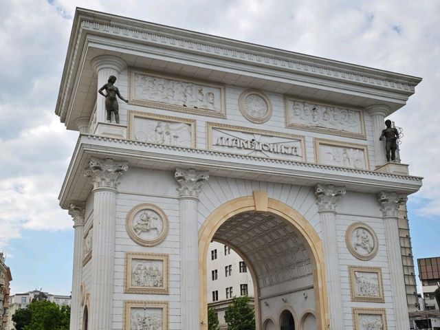 一座城市的榮耀與爭議，「史高比耶2014計畫」的產物#北馬其頓凱旋門（Porta Macedonia）-Skopje North Macedonia