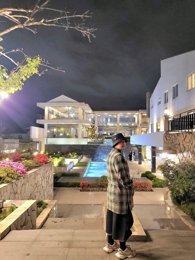 밤의 낭만이 아름다운 경주 대형카페
